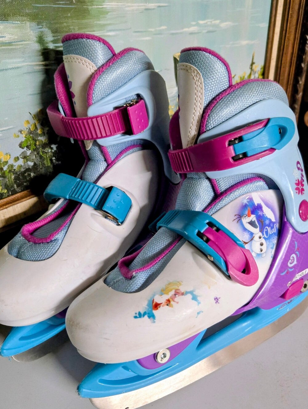 Y12- 2 Girls Frozen Adjustable Ice Skates